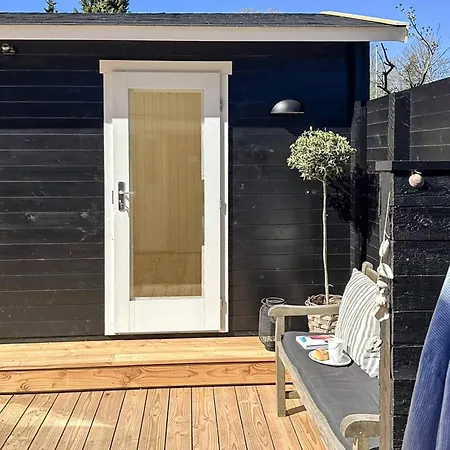 6 Person In Gilleleje-by Traum *