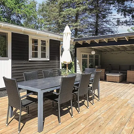 6 Person In Gilleleje-by Traum