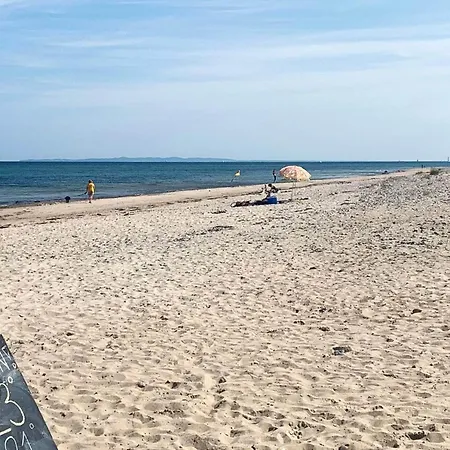 6 Person In Gilleleje-by Traum *